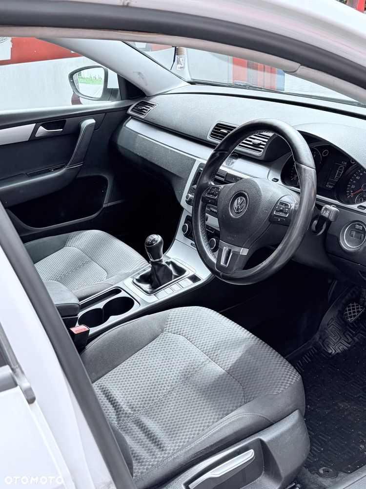 Volkswagen Passat - 3