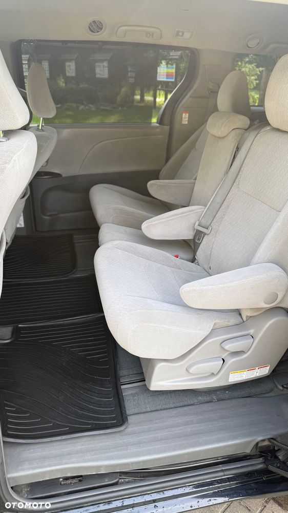 Toyota Sienna 3.5 V6 - 15