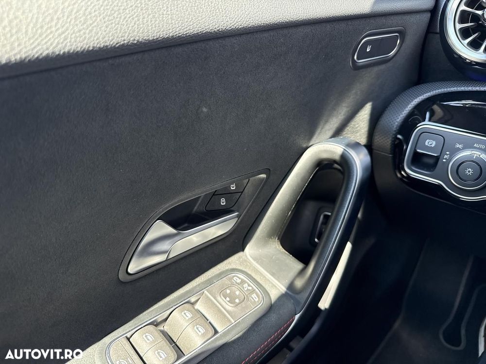 Mercedes-Benz A 200 Sedan MHEV 7G-DCT - 16