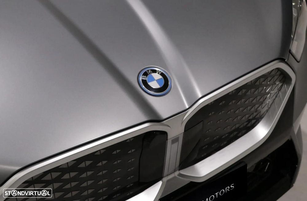 BMW iX2 eDrive20 Pack Desportivo M Pro - 7