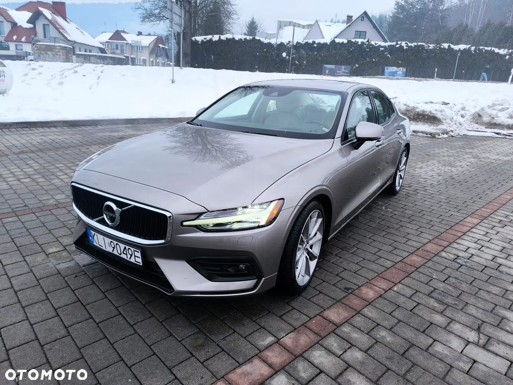 Volvo S60 T5 Momentum Pro - 1
