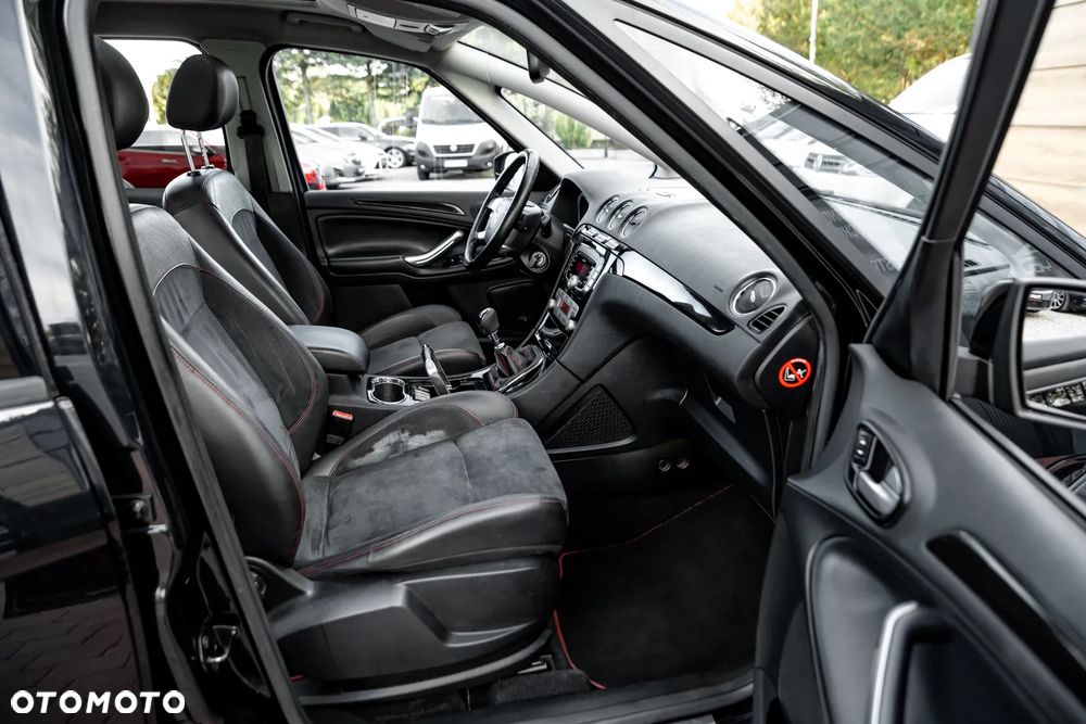 Ford S-Max 2.5 Titanium - 24