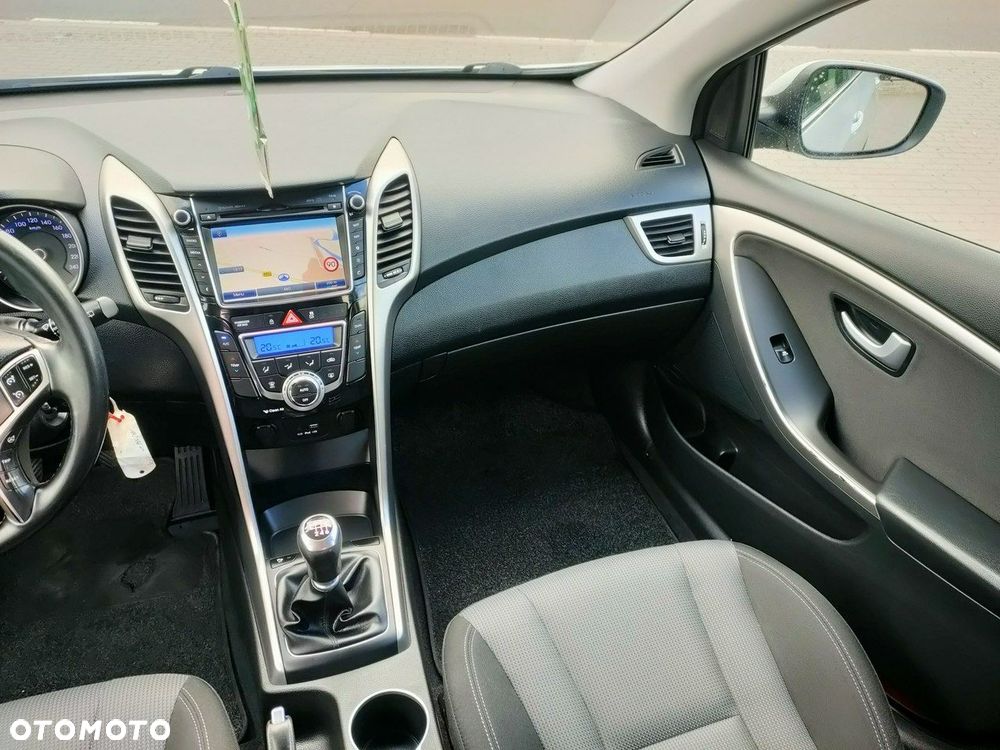 Hyundai i30 - 23