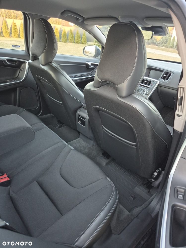 Volvo S60 D3 Momentum - 10