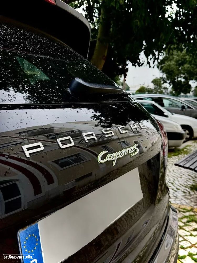 Porsche Cayenne S E-Hybrid — fotografia 5