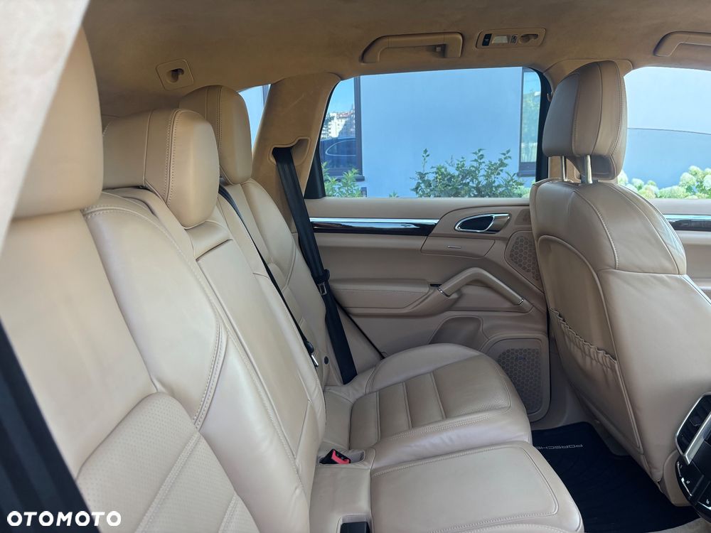 Porsche Cayenne - 14