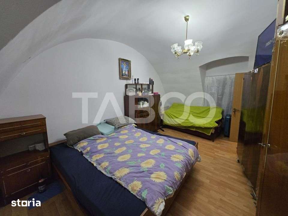 Garsoniera de vanzare decomandata 29 mpu zona Centrul Istoric Sibiu — fotografia 1