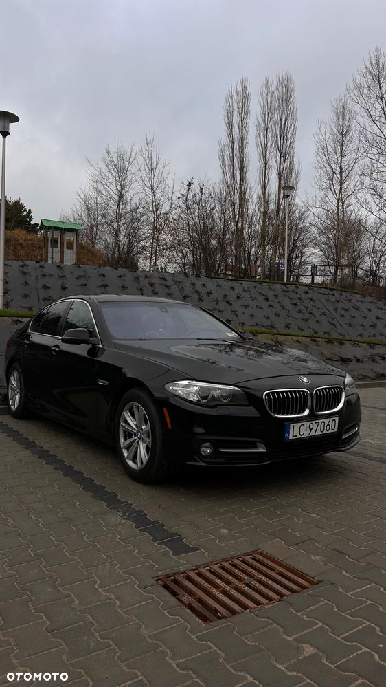 BMW Seria 5 528i Luxury Line - 2