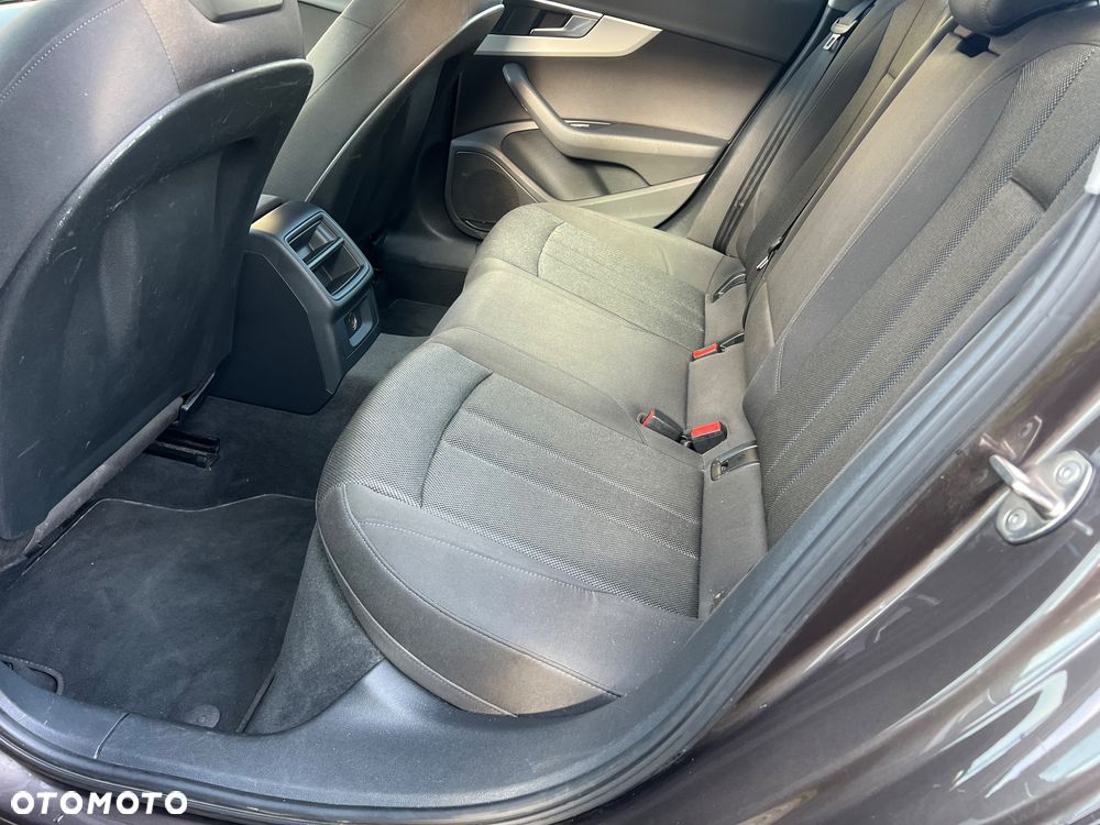 Audi A4 Avant 2.0 TDI DPF Ambiente - 32