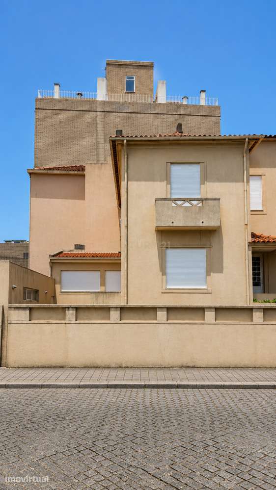 Moradia para Arrendamento com Jardim e Garagem – Ideal para Escritório - Grande imagem: 4/7