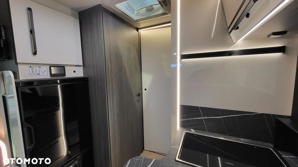 McLOUIS Nevis 879 - 5 osobowy - 24