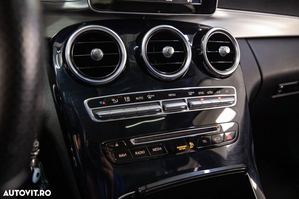 Mercedes-Benz C - 19