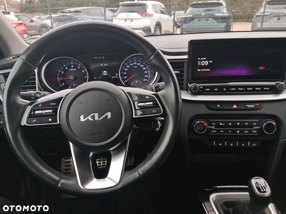 Kia Ceed 1.5 T-GDI Business Line - 13