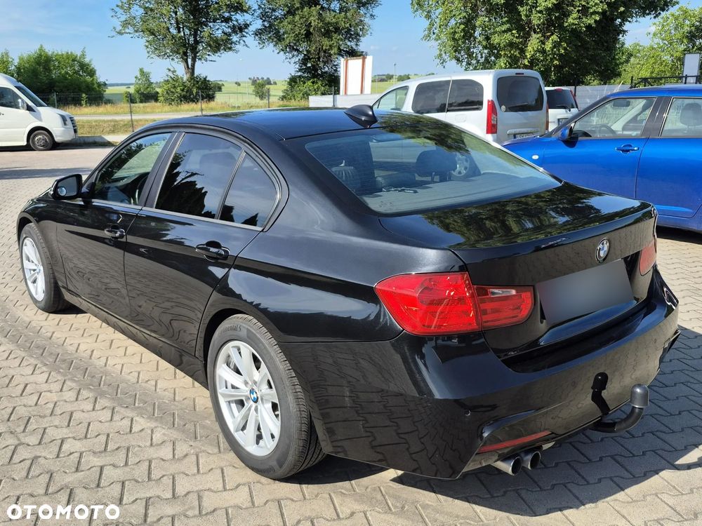 BMW Seria 3 328i xDrive - 6