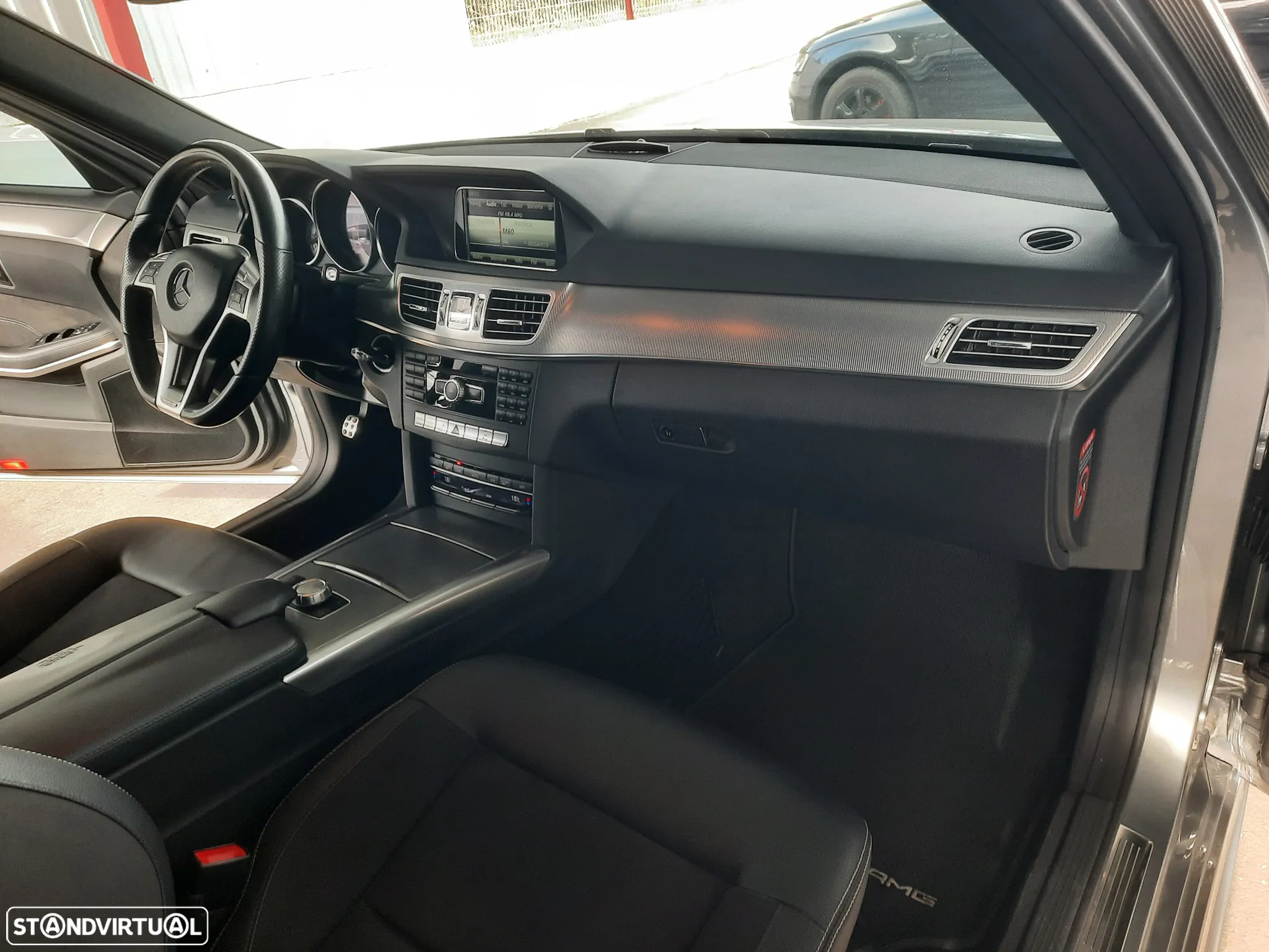 Mercedes-Benz E 300 Bluetec Hybrid Avantgarde - 26
