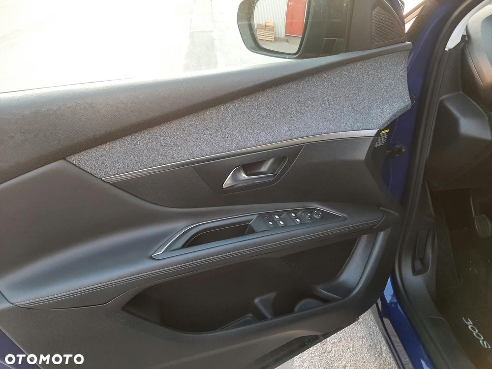 Peugeot 3008 1.2 PureTech Allure S&S - 18