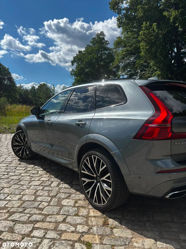 Volvo XC 60 B5 D AWD R-Design - 12