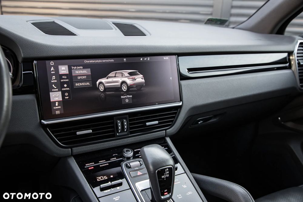 Porsche Cayenne Platinum Edition - 13