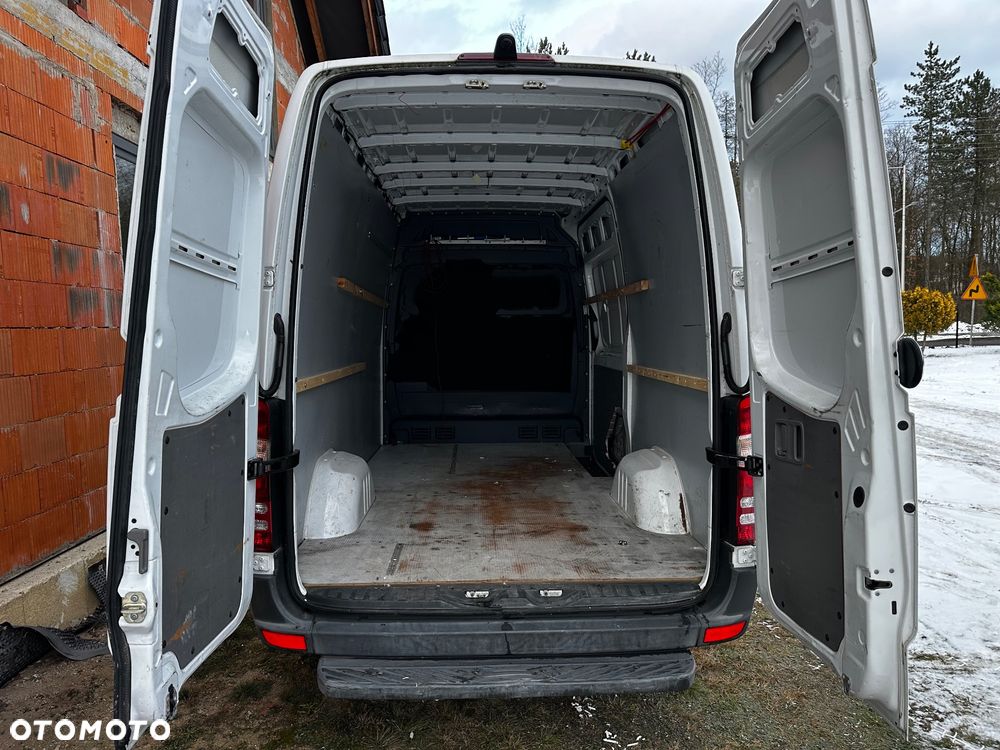 Mercedes-Benz Sprinter - 5