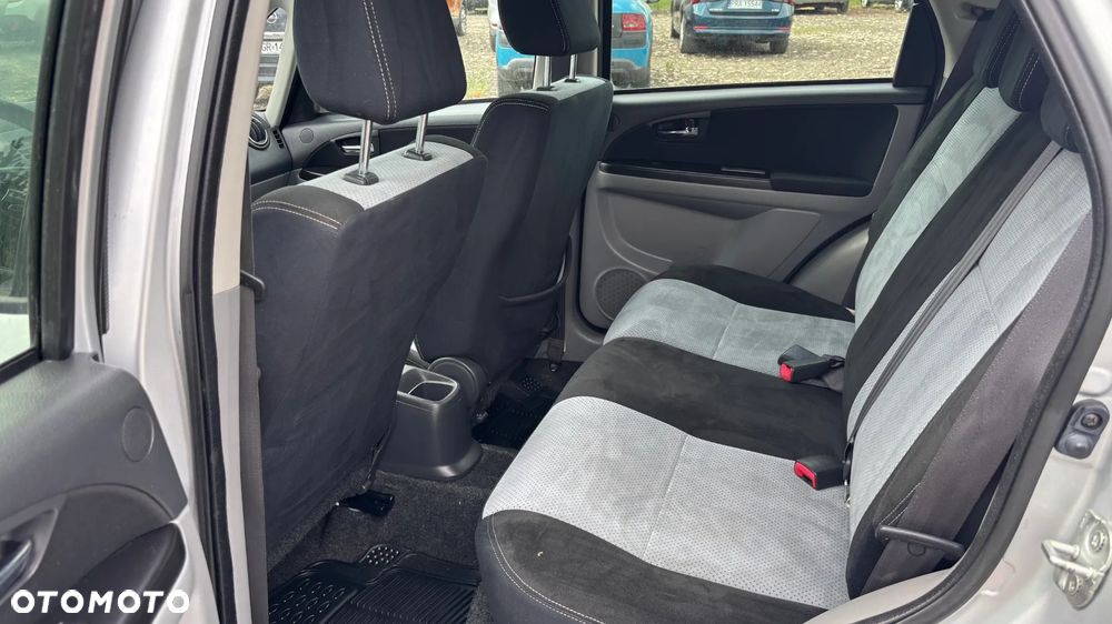 Suzuki SX4 1.6 Comfort - 19