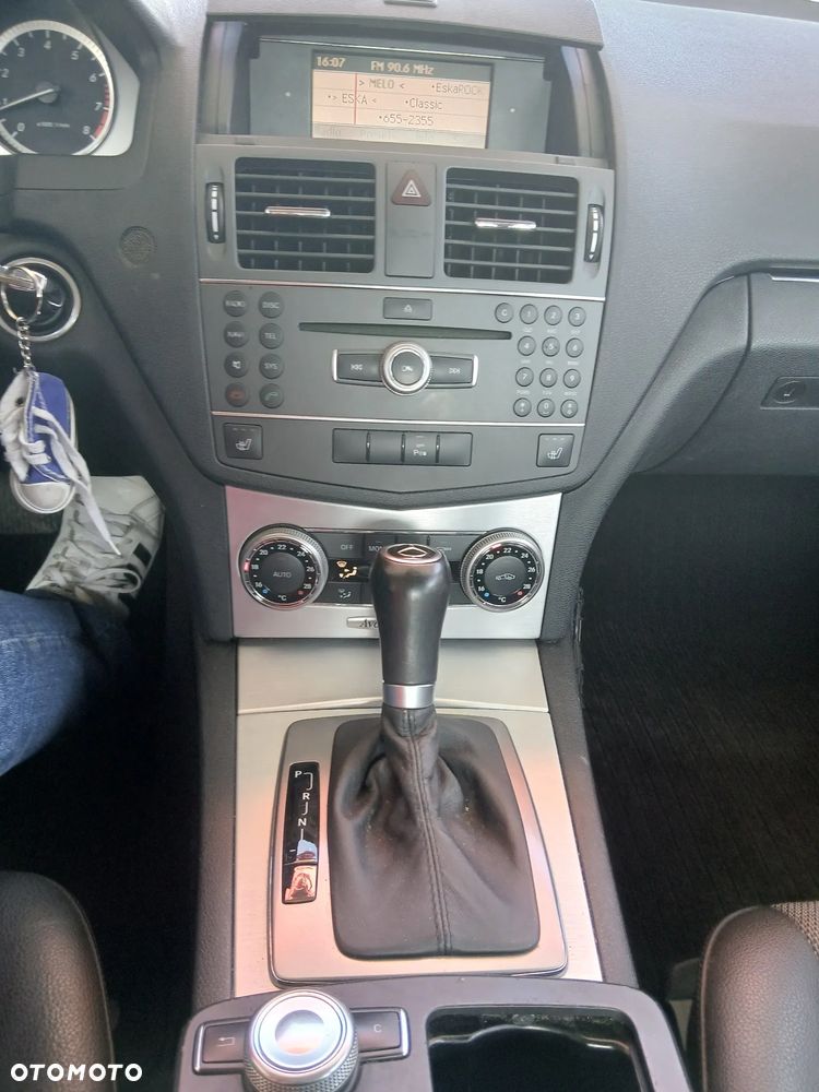 Mercedes-Benz Klasa C 180 CGI Automatik BlueEFFICIENCY Avantgarde - 10