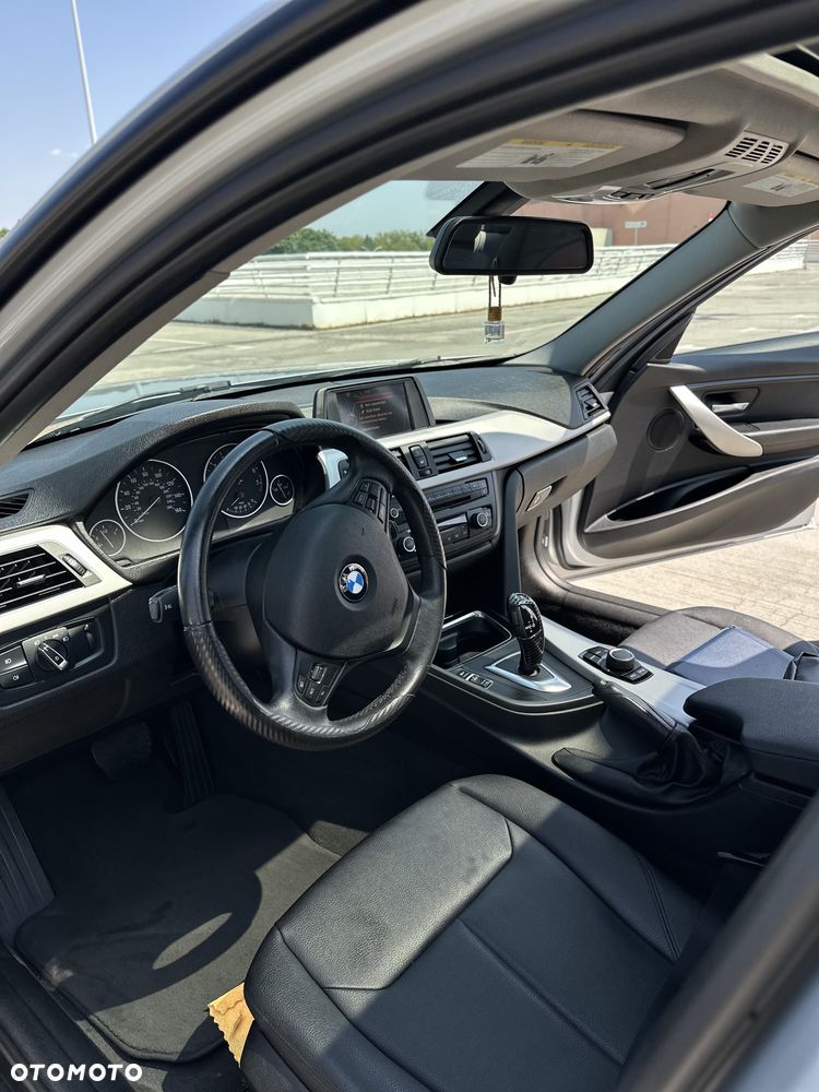 BMW Seria 3 320i - 18