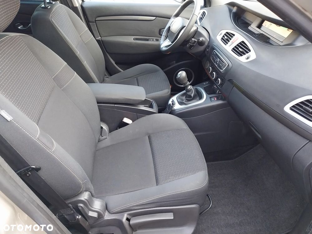 Renault Scenic 1.6 16V Confort Privilege - 7