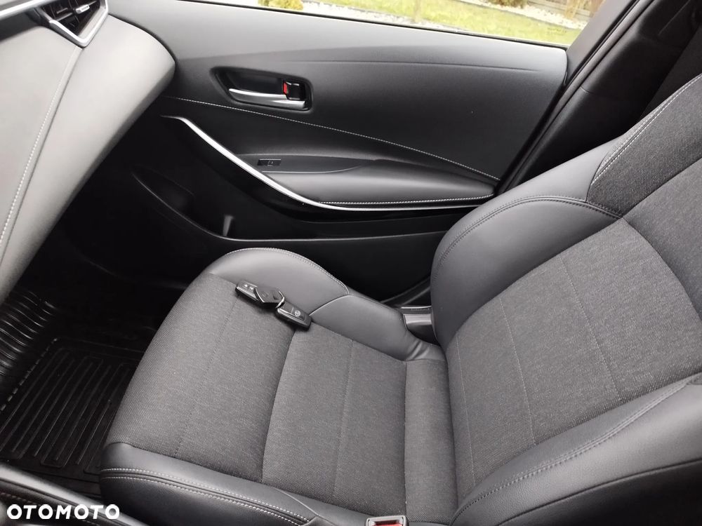 Toyota Corolla 1.8 Hybrid GPF Executive - 23