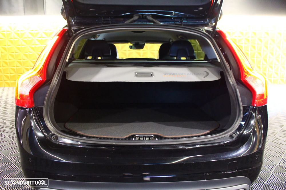 Volvo V60 2.0 D2 Momentum Drive - 21