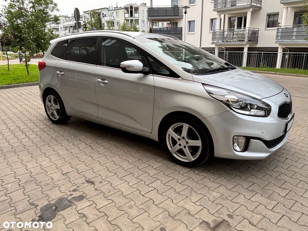 Kia Carens 1.7 CRDi M 7os - 13
