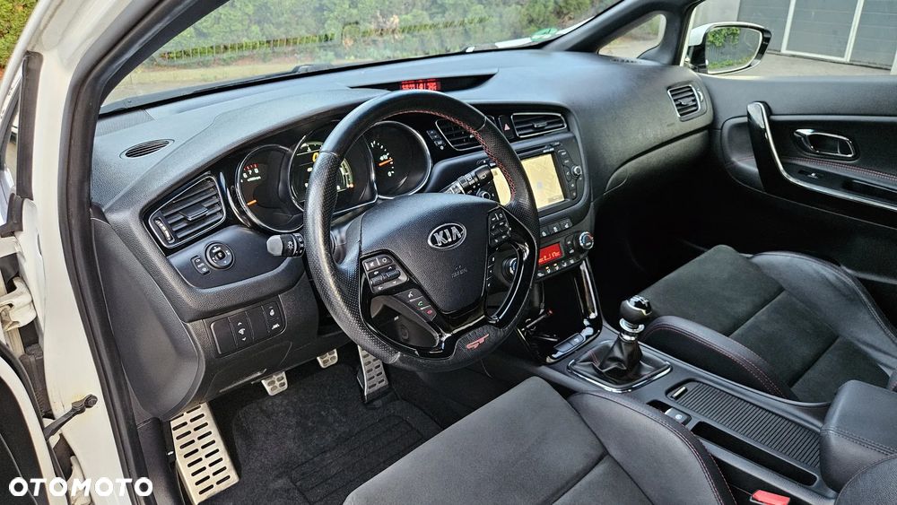 Kia Ceed 1.6 T-GDI GT-Track - 18