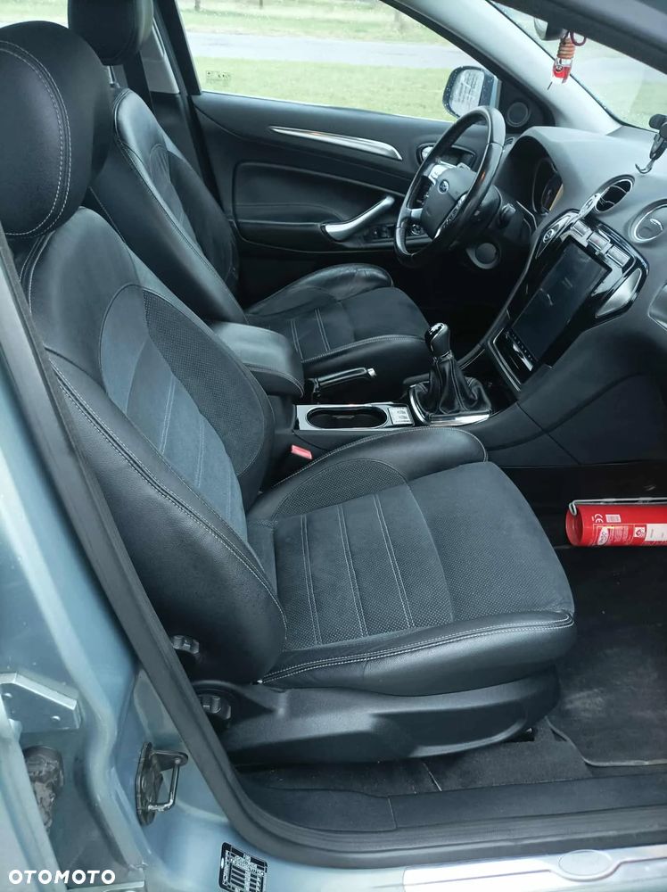 Ford Mondeo - 31