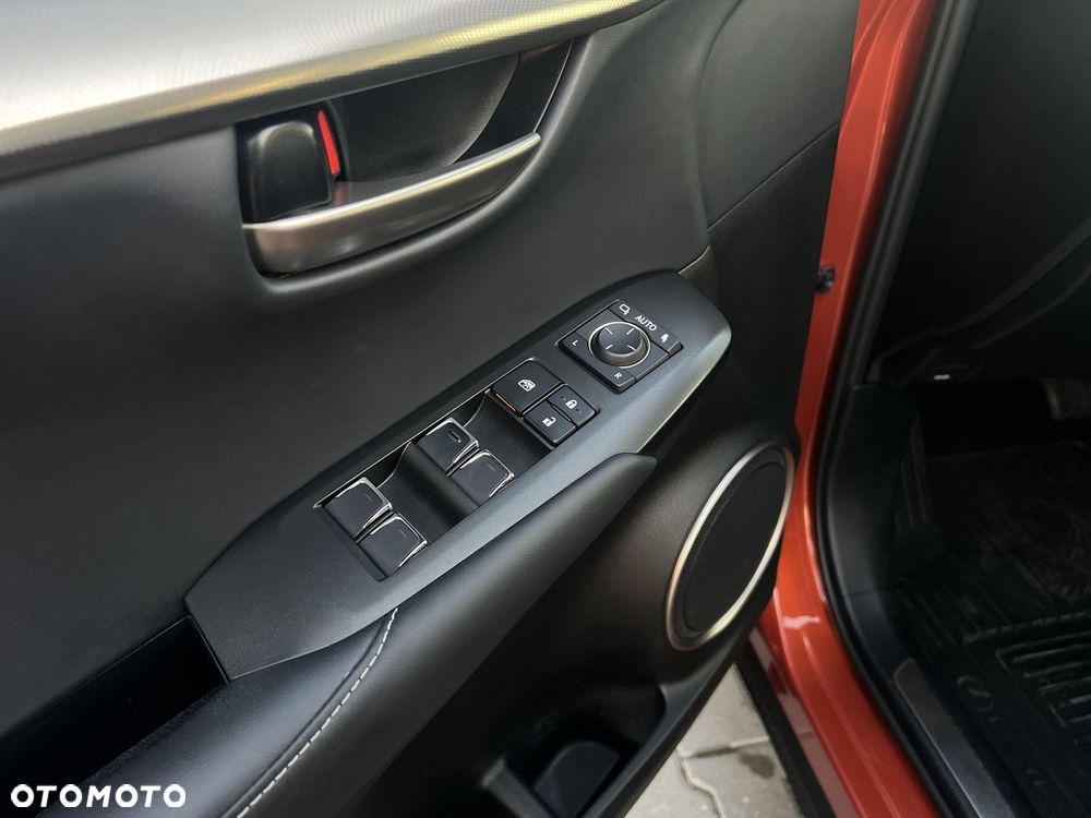 Lexus NX 300h F Impression AWD - 11