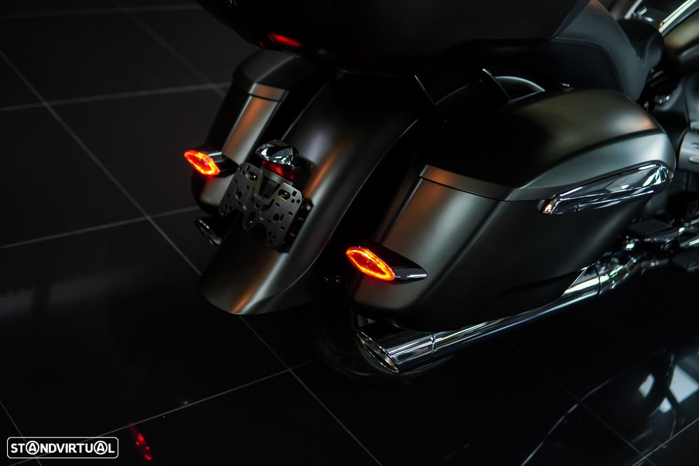 BMW R 18 Transcontinental Manhattan Metallic Matte - 15