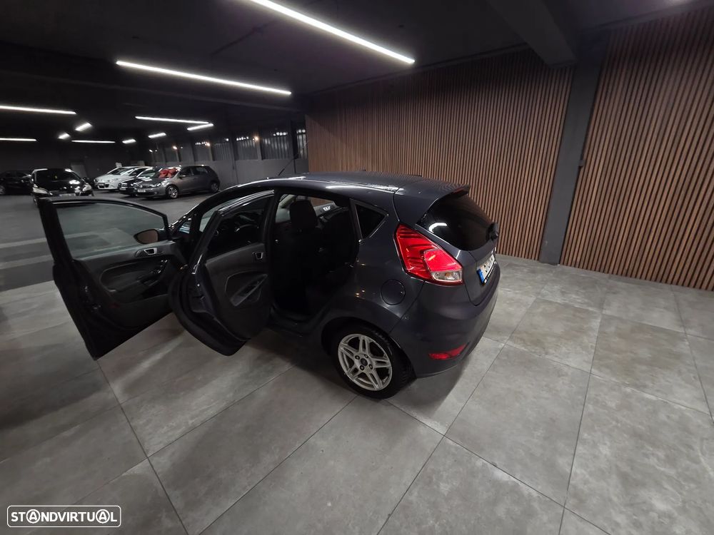 Ford Fiesta 1.6 TDCI Titanium - 31