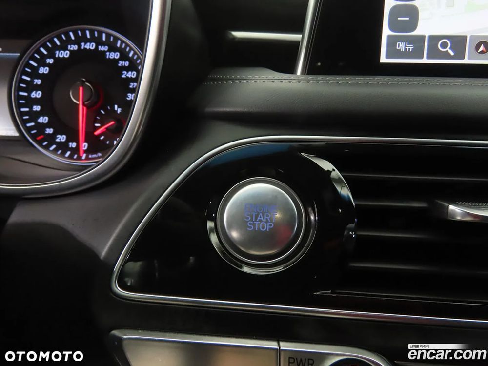 Genesis G70 - 16