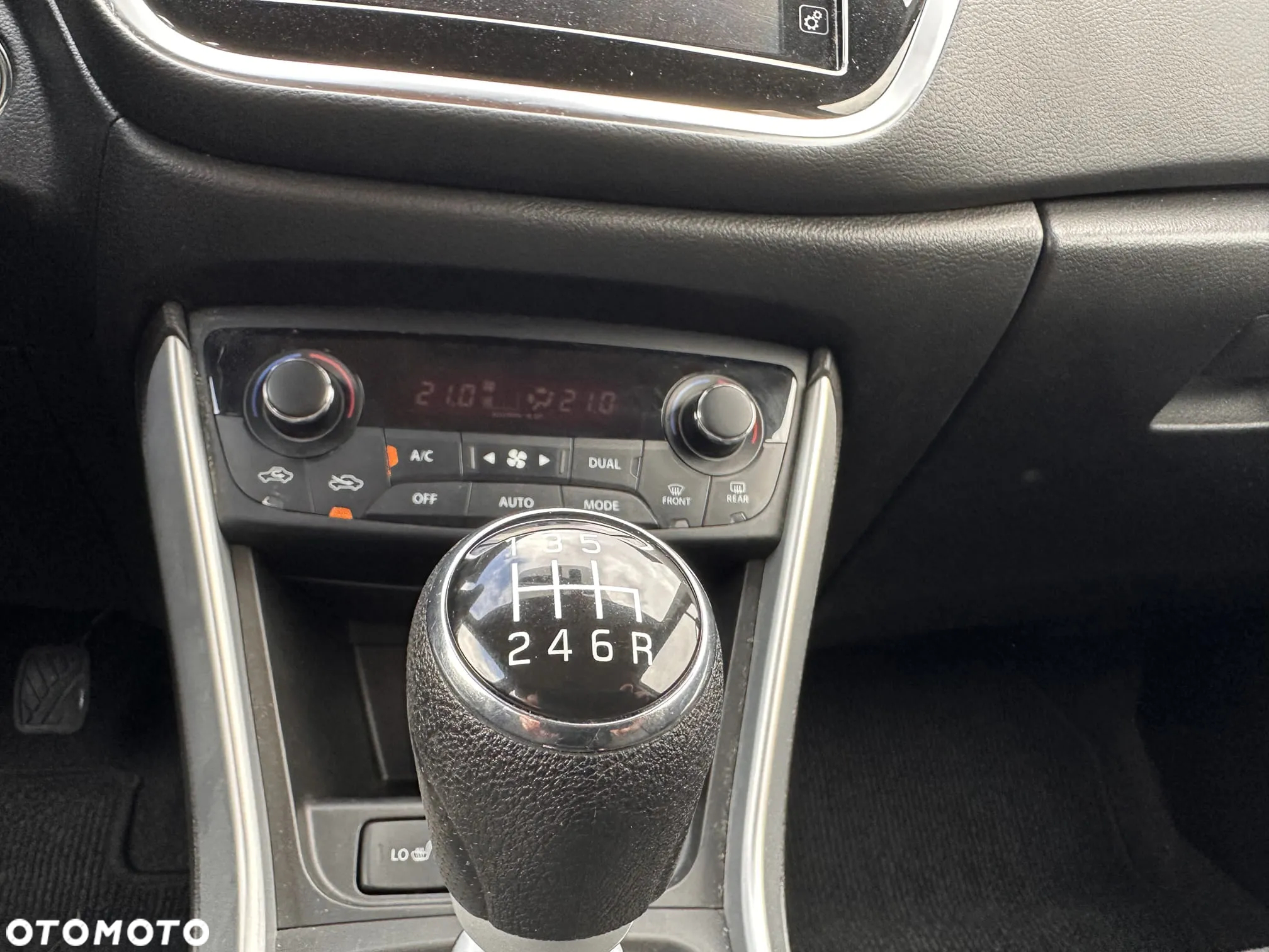 Suzuki SX4 S-Cross 1.4 SHVS Elegance SP - 32