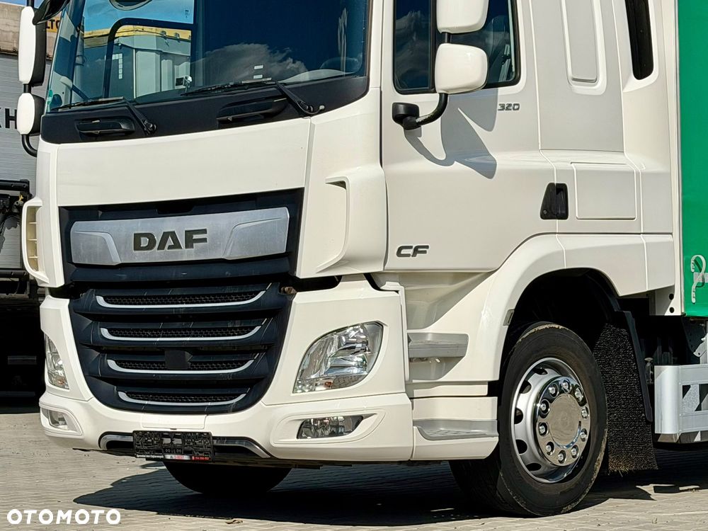DAF CF 320 / FIRANKA / 18 EUROPALET / 280 TYŚ KM / AUTOMAT / SYPIALKA / DACH ZSUWANY / 2018 ROK - 10