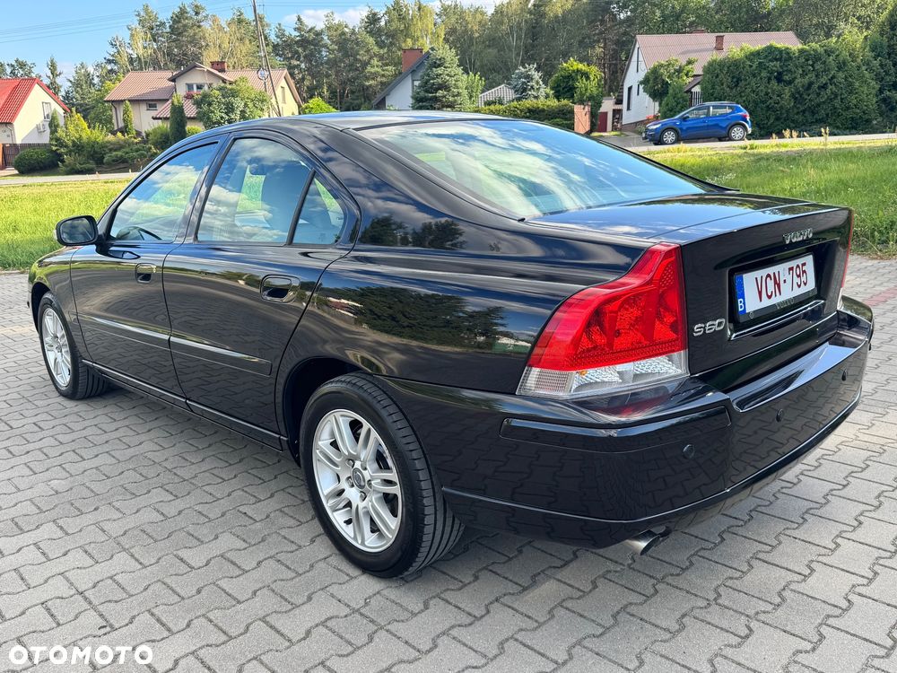 Volvo S60 2.4D Momentum - 6