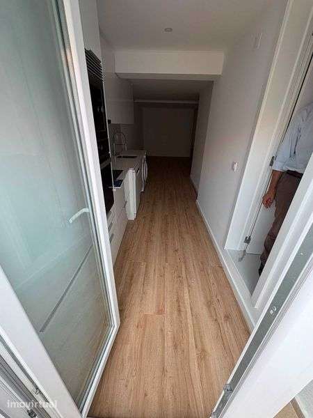 Arrendamento Apartamento T1  Renovado (Almada, Zona Castelo) - Grande imagem: 2/8