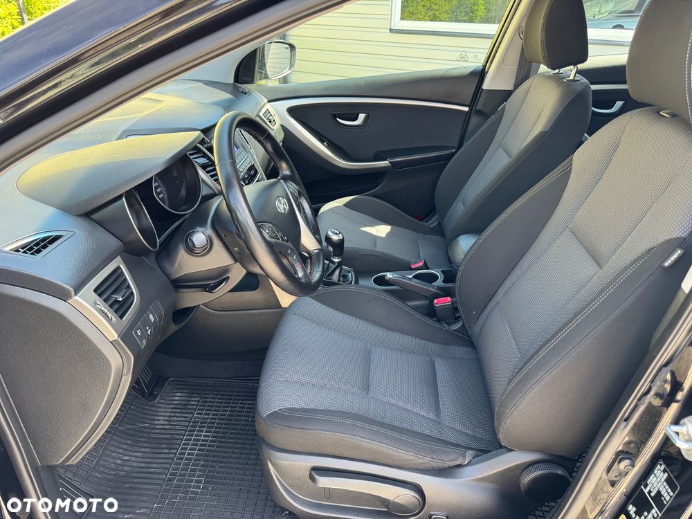 Hyundai i30 blue 1.4 Trend - 26