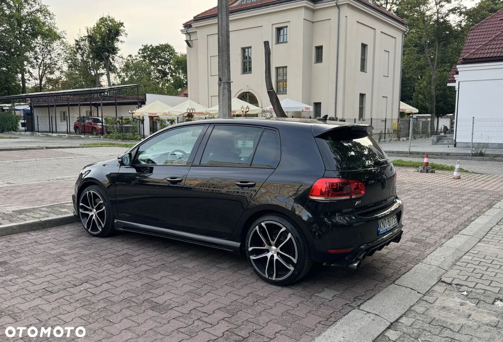 Volkswagen Golf 2.0 TDI GTD - 1