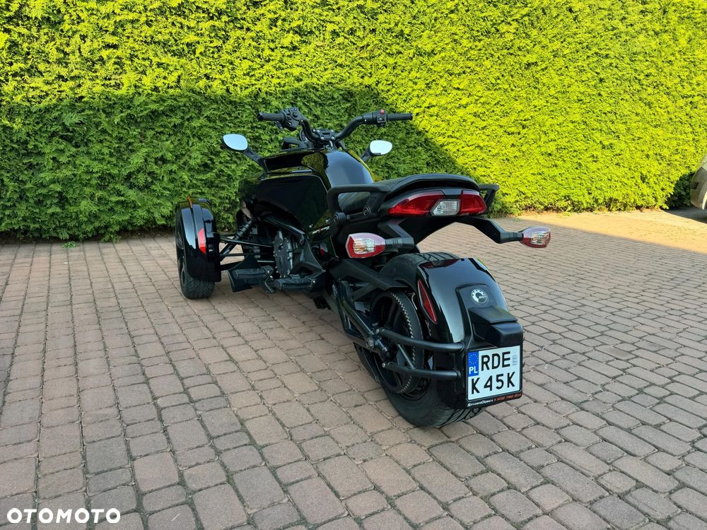 Can-Am Spyder - 4