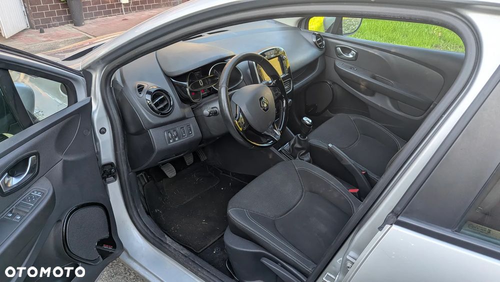 Renault Clio - 10