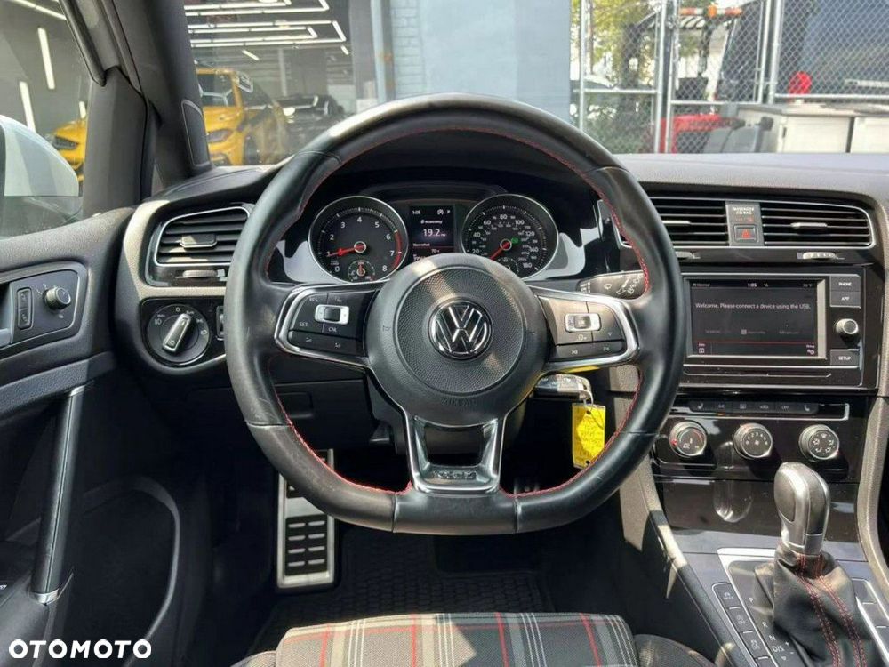 Volkswagen Golf 2.0 TSI GTI DSG - 8