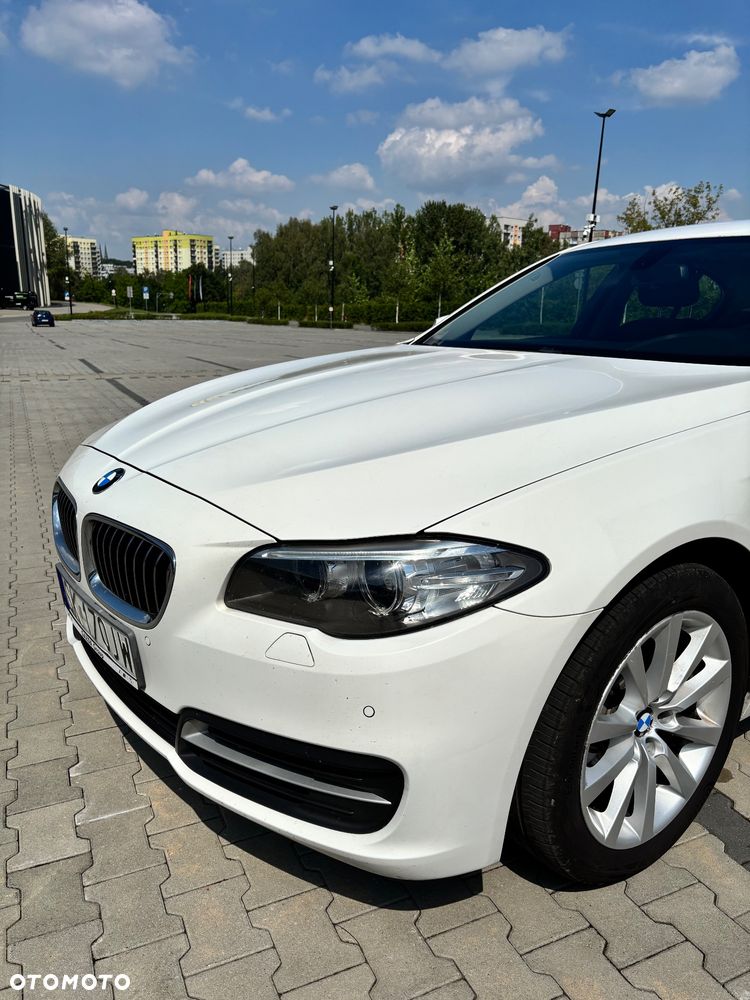 BMW Seria 5 520d xDrive - 10