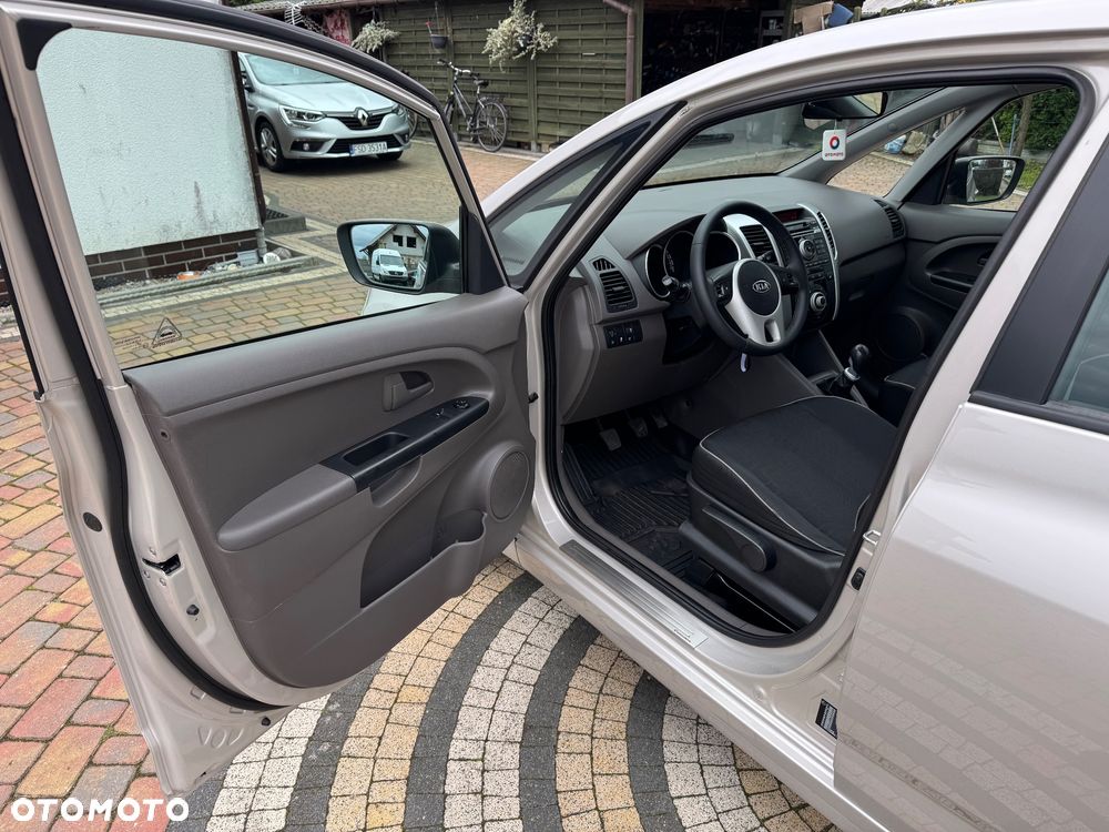 Kia Venga - 28