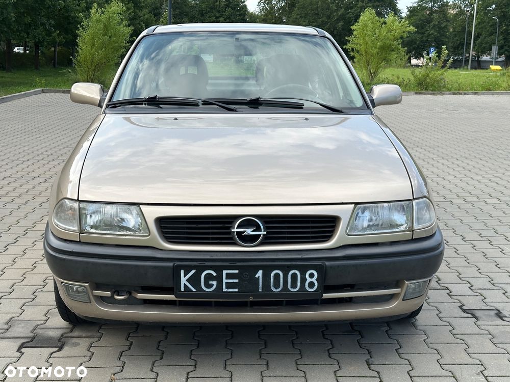 Opel Astra 1.6 GL - 7