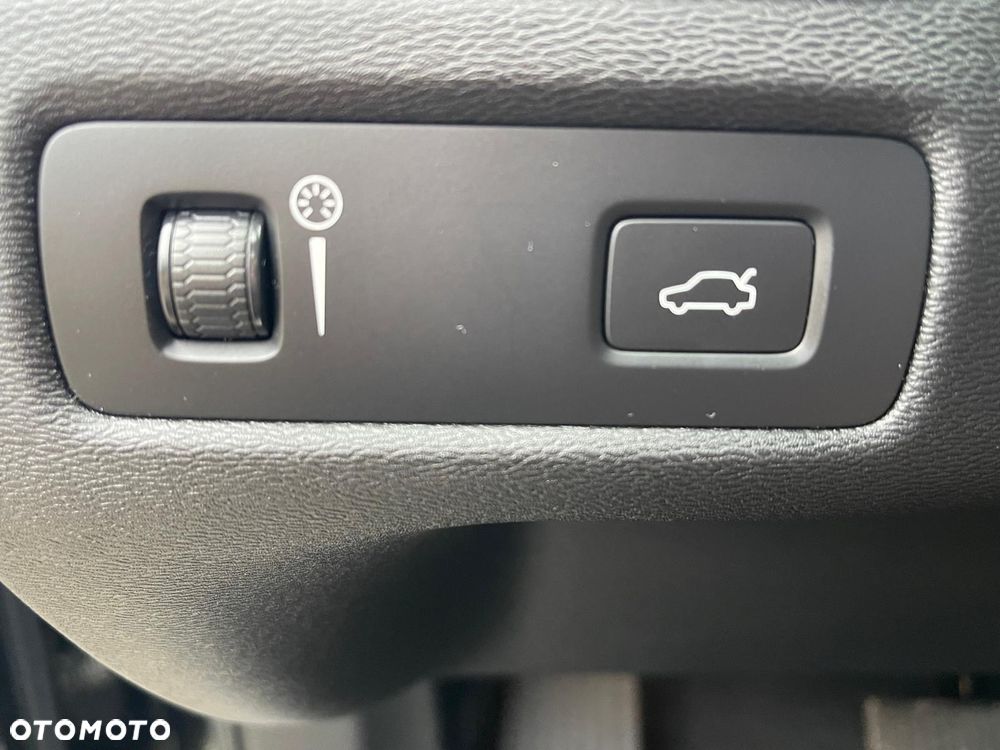 Volvo XC 60 B5 D AWD Geartronic Momentum Pro - 27