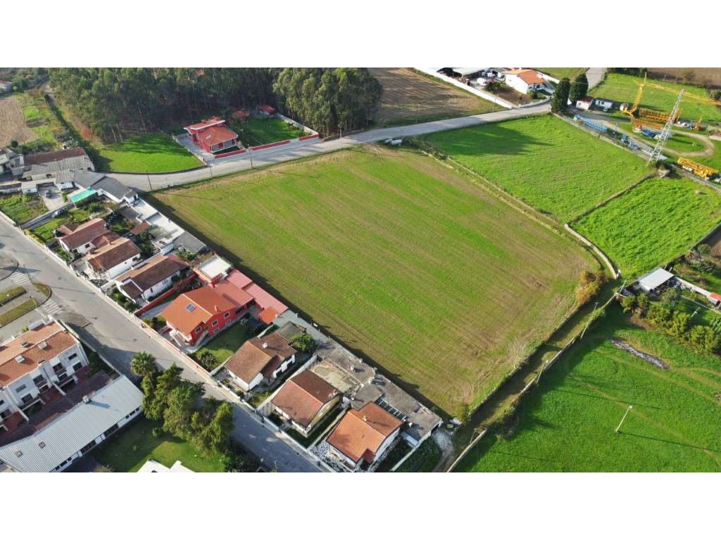 Terreno para 17 moradias no Castêlo da Maia - Grande imagem: 4/5